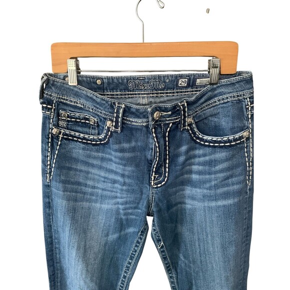 Miss Me Jeans Women’s Size 29 Boyfriend Capri Distressed Blue Denim Thick Stitch - Picture 3 of 8